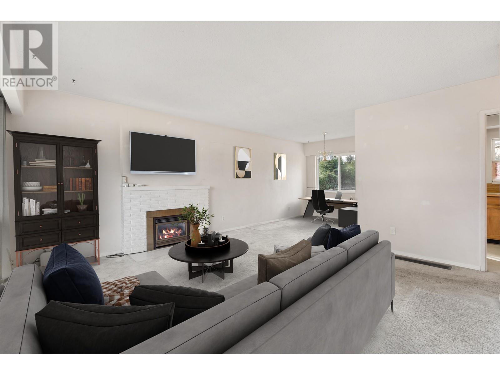 12075 220th Street, Maple Ridge, British Columbia V2X 5R6 - Photo 2 - R2958329
