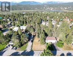 7503 JACKSON Avenue Radium Hot Springs