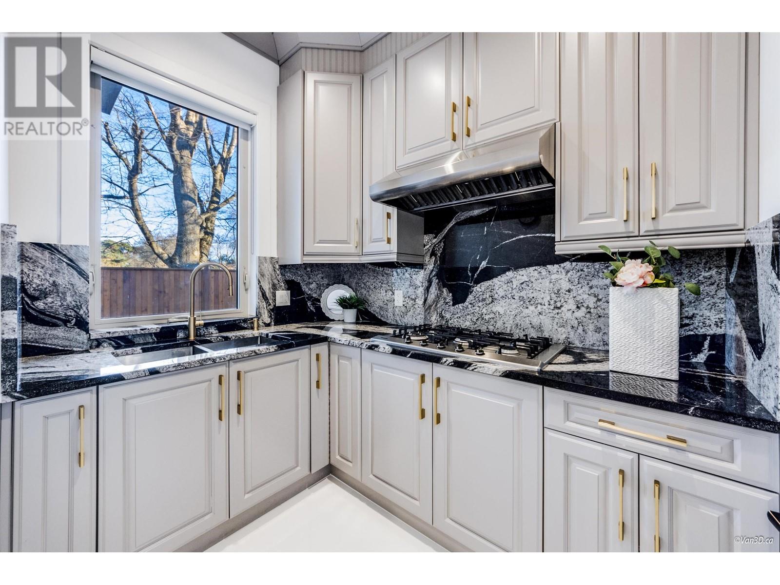 8528 Elsmore Road, Richmond, British Columbia  V7C 2A1 - Photo 18 - R2958340