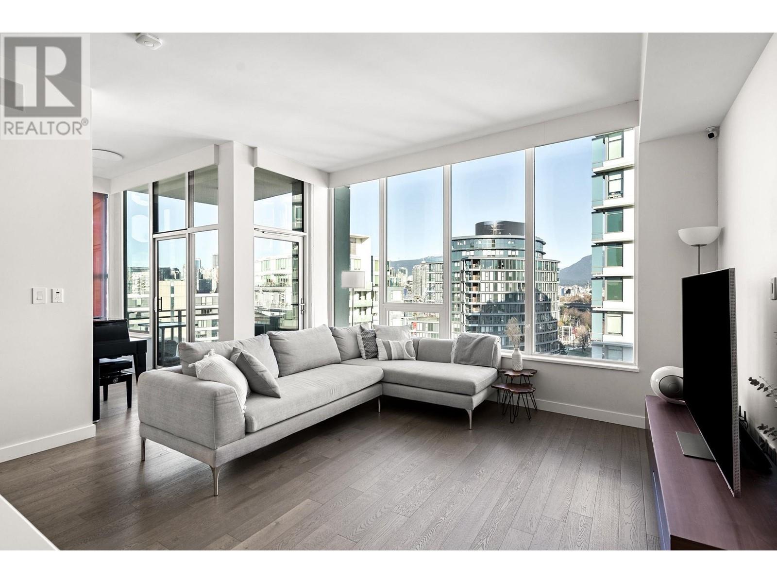 1706 111 E 1st Avenue, Vancouver, British Columbia V6A 0E9 - Photo 1 - R2958809