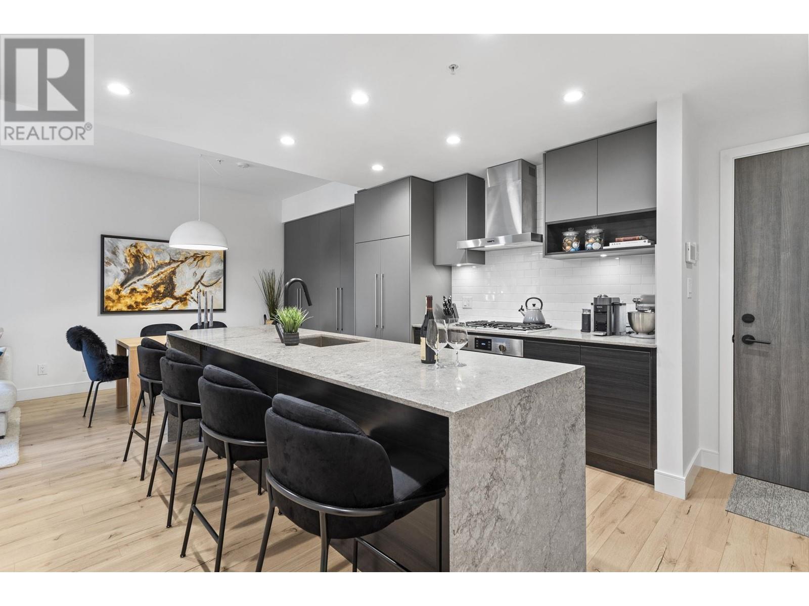507 3131 Murray Street, Port Moody, British Columbia  V3H 0L9 - Photo 1 - R2958826