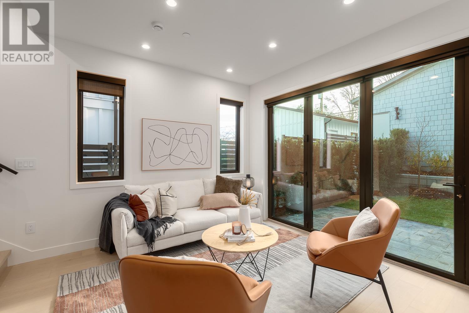 Listing Picture 10 of 34 : 2 3858 W 13TH AVENUE, Vancouver / 溫哥華 - 魯藝地產 Yvonne Lu Group - MLS Medallion Club Member