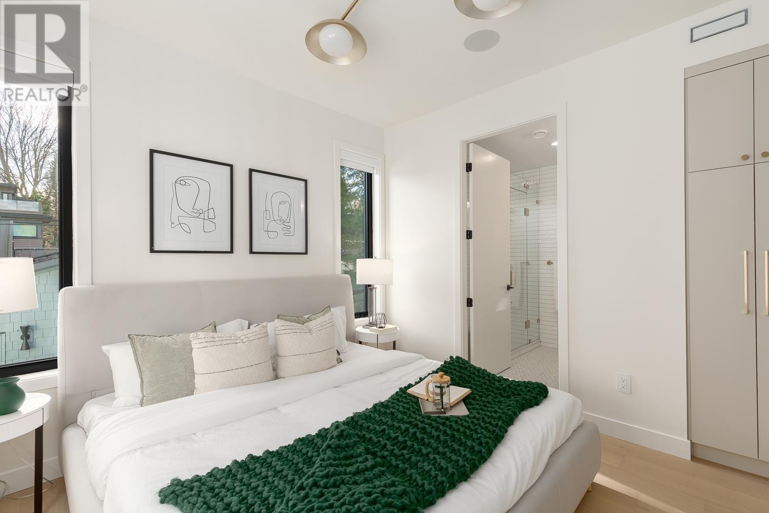 Listing Picture 14 of 34 : 2 3858 W 13TH AVENUE, Vancouver / 溫哥華 - 魯藝地產 Yvonne Lu Group - MLS Medallion Club Member