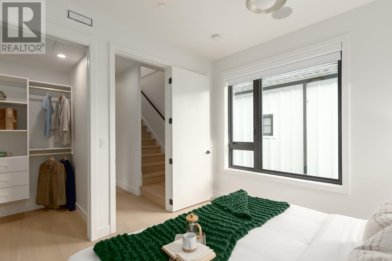 Listing Picture 17 of 34 : 2 3858 W 13TH AVENUE, Vancouver / 溫哥華 - 魯藝地產 Yvonne Lu Group - MLS Medallion Club Member