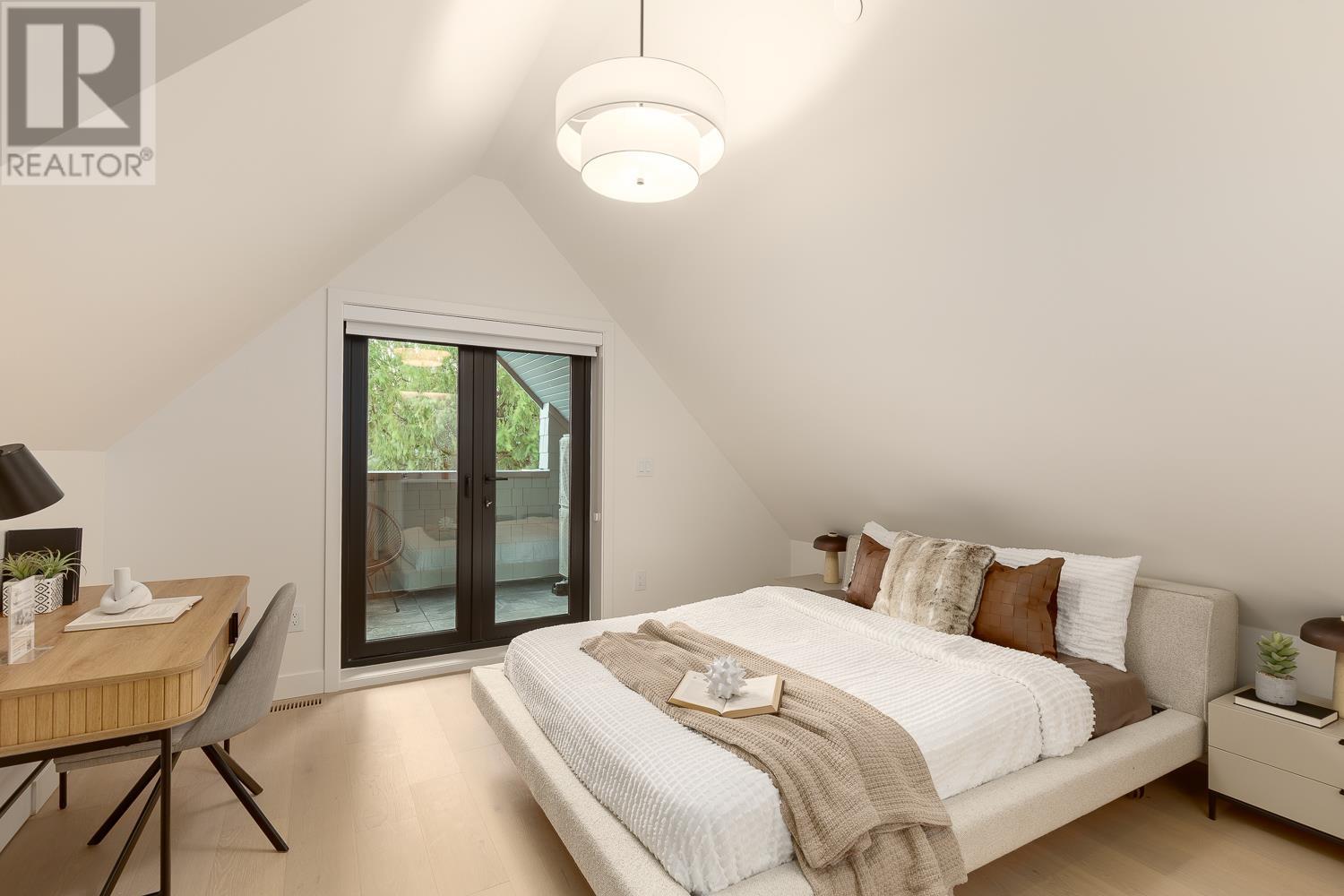 Listing Picture 24 of 34 : 2 3858 W 13TH AVENUE, Vancouver / 溫哥華 - 魯藝地產 Yvonne Lu Group - MLS Medallion Club Member