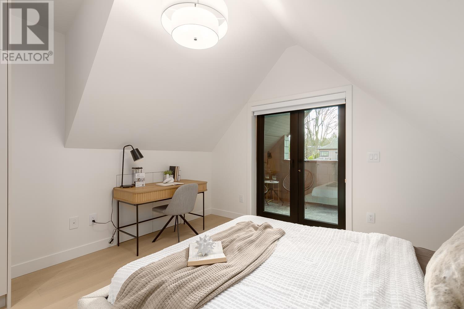 Listing Picture 26 of 34 : 2 3858 W 13TH AVENUE, Vancouver / 溫哥華 - 魯藝地產 Yvonne Lu Group - MLS Medallion Club Member