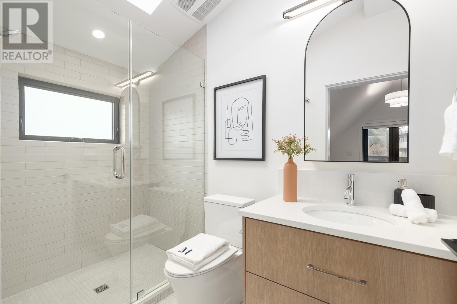 Listing Picture 27 of 34 : 2 3858 W 13TH AVENUE, Vancouver / 溫哥華 - 魯藝地產 Yvonne Lu Group - MLS Medallion Club Member