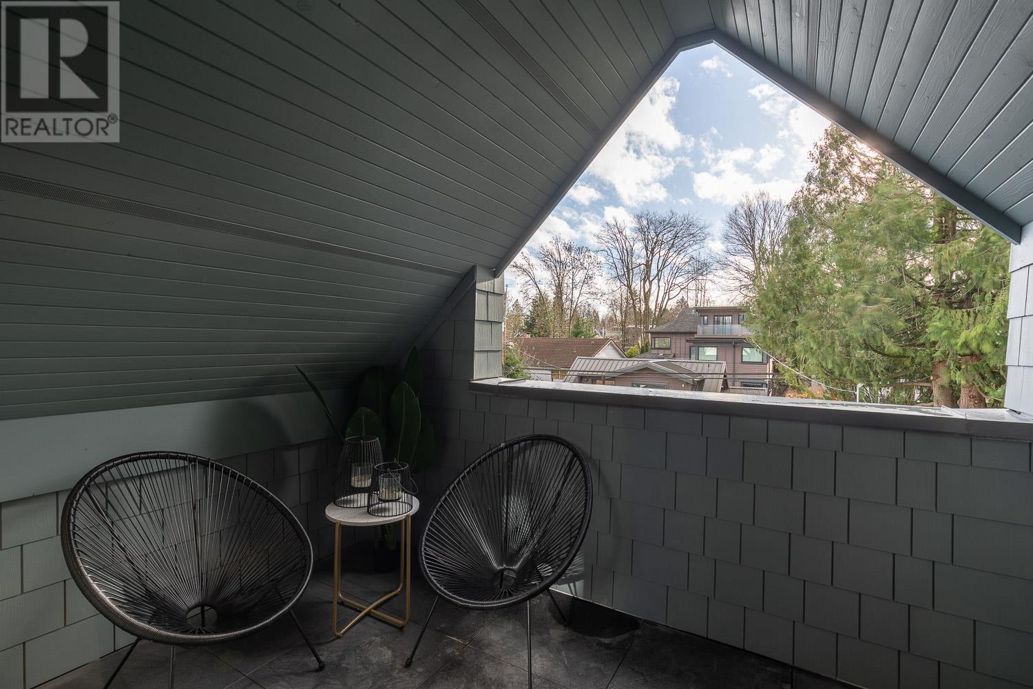 Listing Picture 28 of 34 : 2 3858 W 13TH AVENUE, Vancouver / 溫哥華 - 魯藝地產 Yvonne Lu Group - MLS Medallion Club Member