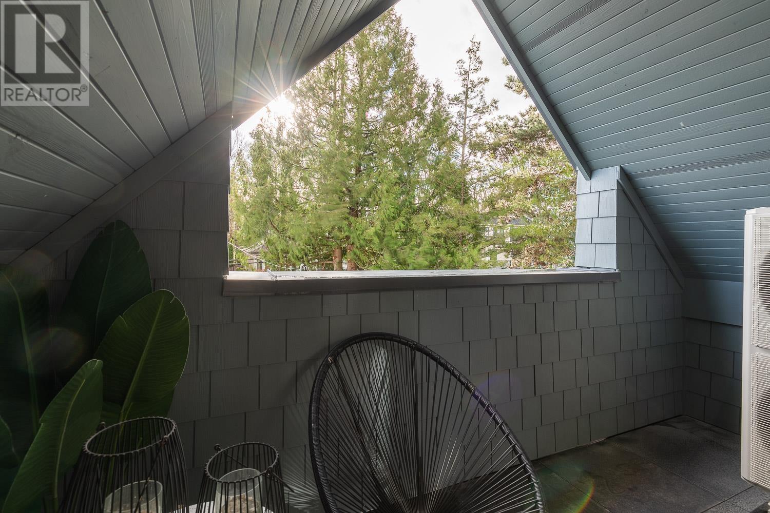 Listing Picture 29 of 34 : 2 3858 W 13TH AVENUE, Vancouver / 溫哥華 - 魯藝地產 Yvonne Lu Group - MLS Medallion Club Member