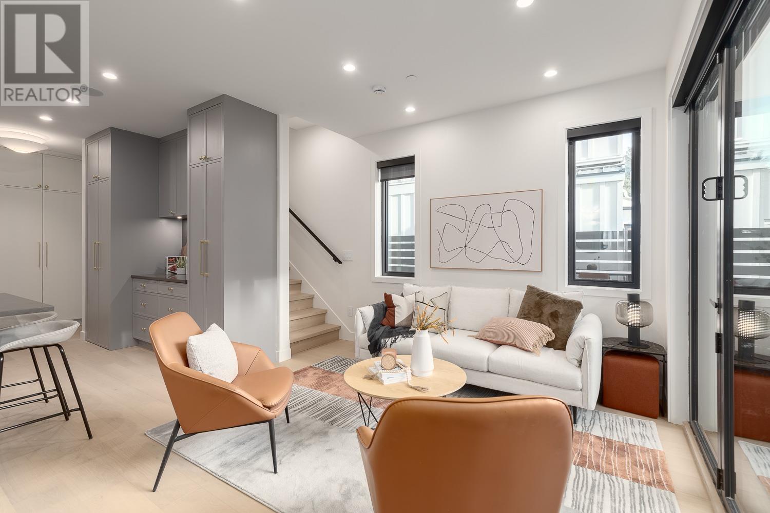 Listing Picture 8 of 34 : 2 3858 W 13TH AVENUE, Vancouver / 溫哥華 - 魯藝地產 Yvonne Lu Group - MLS Medallion Club Member