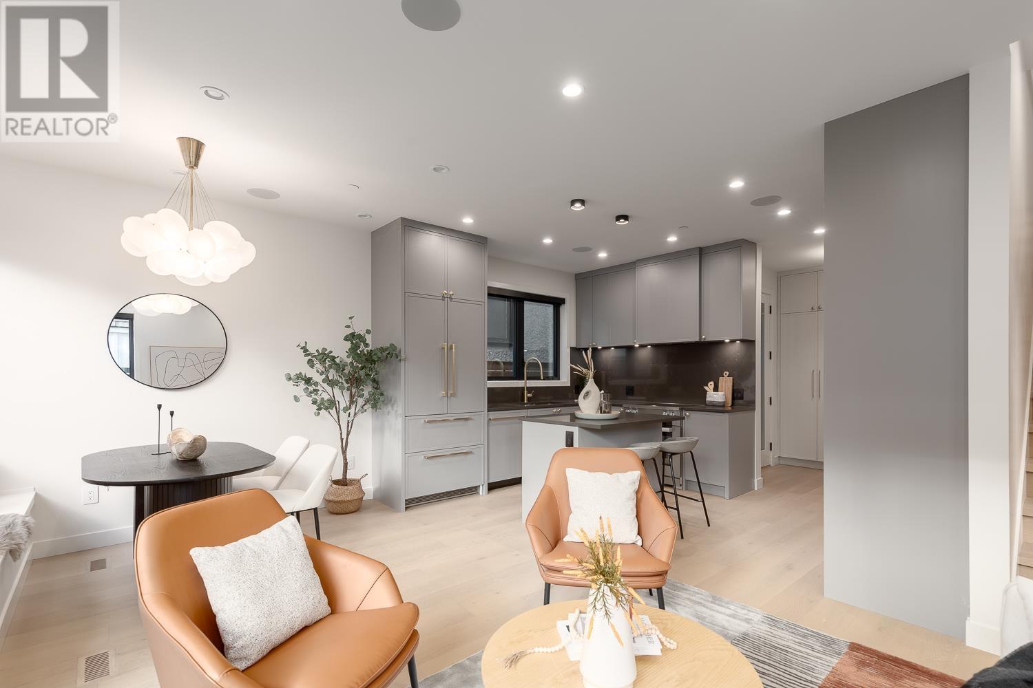 Listing Picture 9 of 34 : 2 3858 W 13TH AVENUE, Vancouver / 溫哥華 - 魯藝地產 Yvonne Lu Group - MLS Medallion Club Member