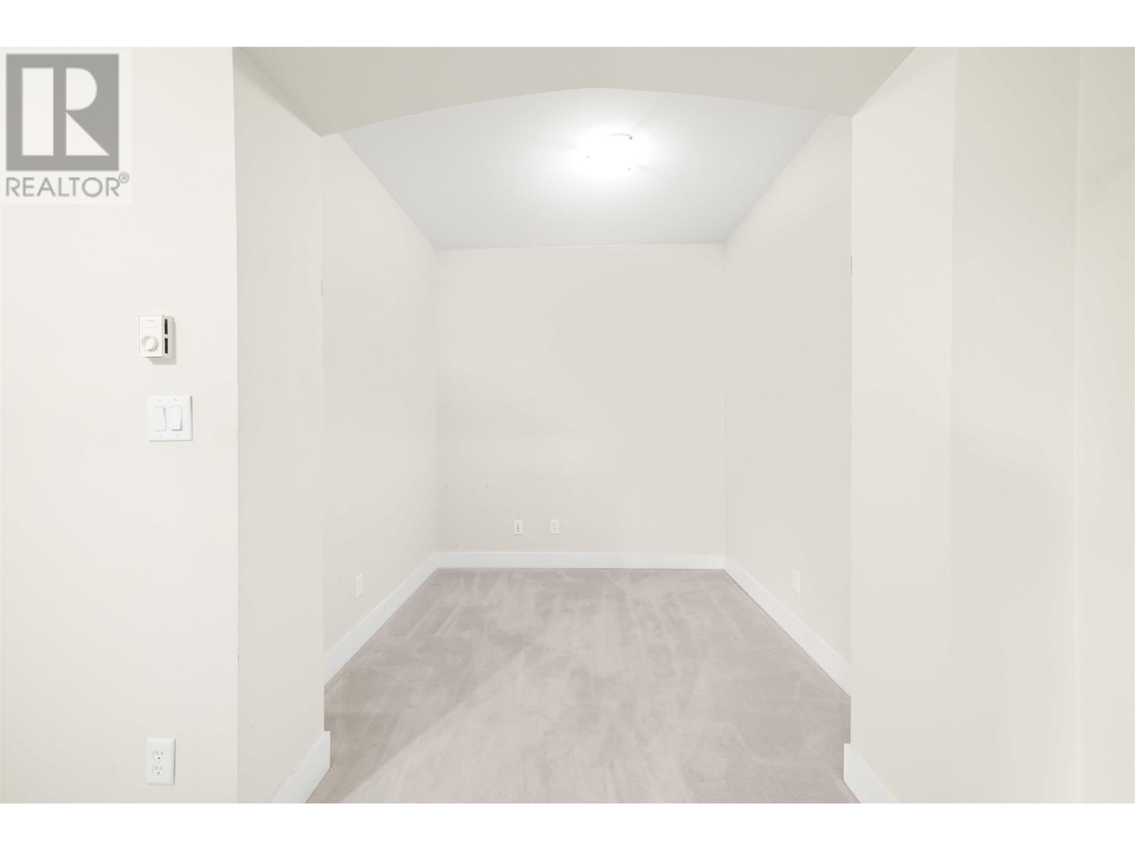 Listing Picture 15 of 31 : 322 2280 WESBROOK MALL, Vancouver / 溫哥華 - 魯藝地產 Yvonne Lu Group - MLS Medallion Club Member