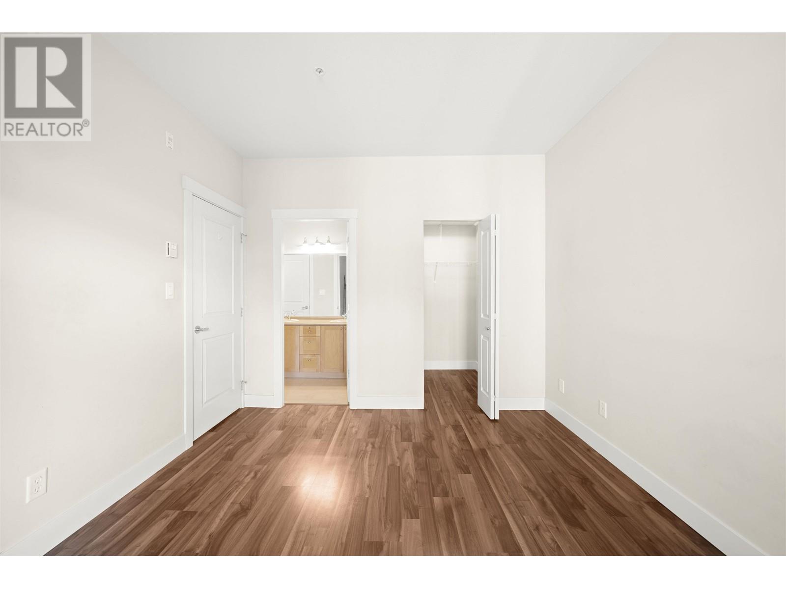 Listing Picture 18 of 31 : 322 2280 WESBROOK MALL, Vancouver / 溫哥華 - 魯藝地產 Yvonne Lu Group - MLS Medallion Club Member