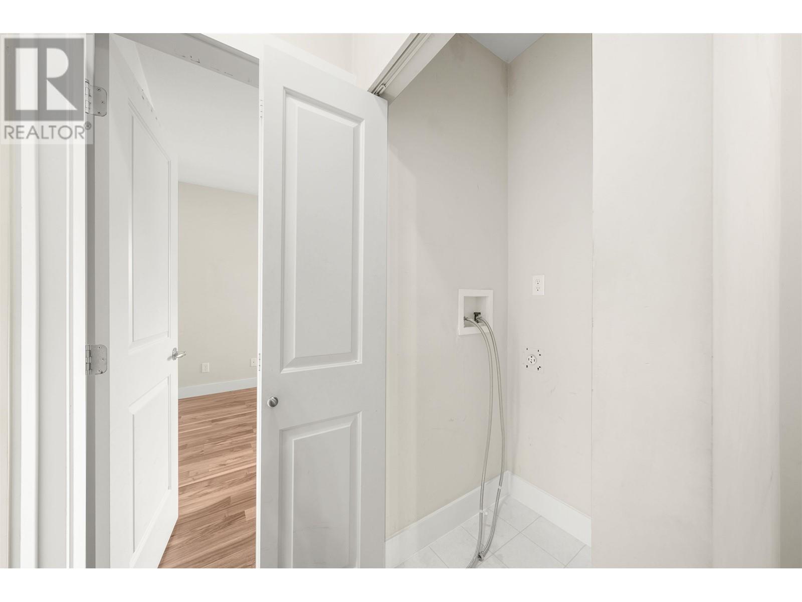 Listing Picture 22 of 31 : 322 2280 WESBROOK MALL, Vancouver / 溫哥華 - 魯藝地產 Yvonne Lu Group - MLS Medallion Club Member