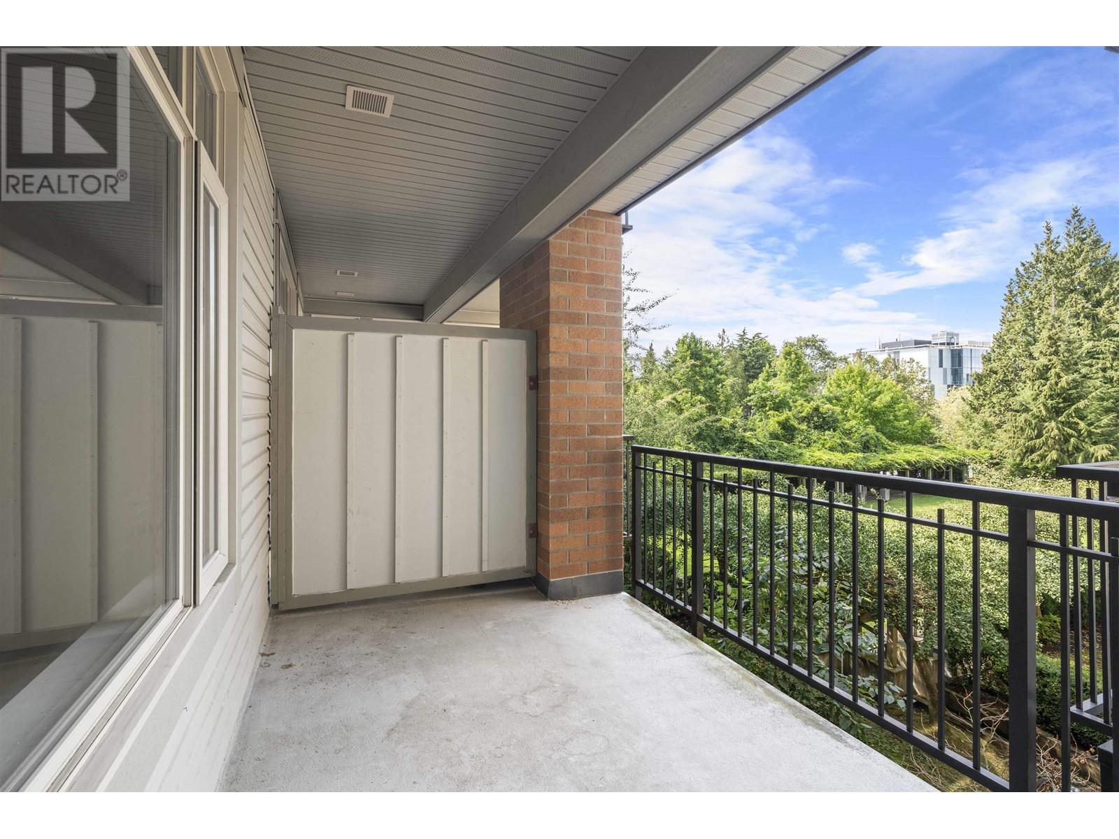 Listing Picture 25 of 31 : 322 2280 WESBROOK MALL, Vancouver / 溫哥華 - 魯藝地產 Yvonne Lu Group - MLS Medallion Club Member