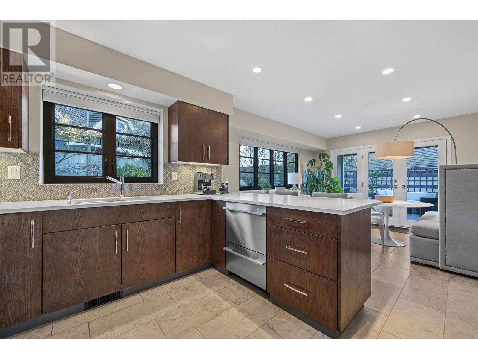 4780 Headland Court, West Vancouver, British Columbia V7W 3A5 - Photo 3 - R2958849
