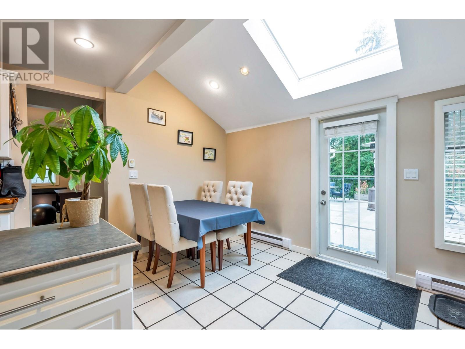 9822 287 Street, Maple Ridge, British Columbia  V2W 1K9 - Photo 11 - R2958639