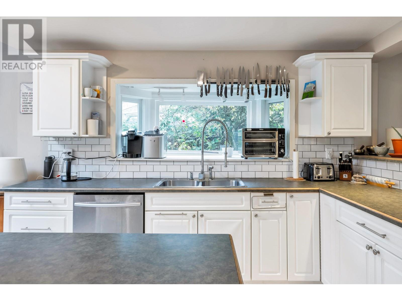 9822 287 Street, Maple Ridge, British Columbia  V2W 1K9 - Photo 9 - R2958639