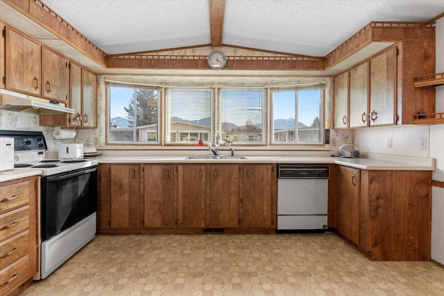 Property at 81 9055 ASHWELL ROAD image 5