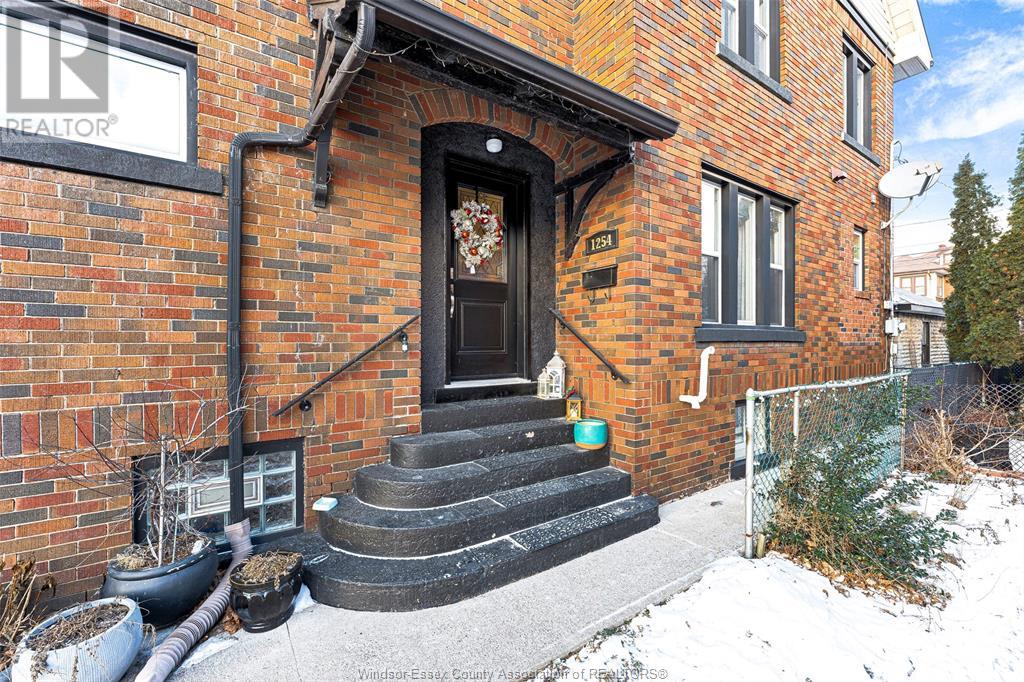 1254 Chilver, Windsor, Ontario  N8Y 2L1 - Photo 3 - 25001362