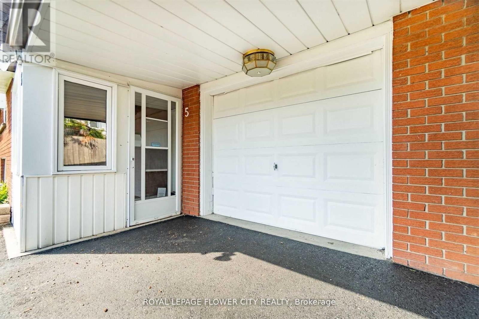 Property at 5 GRASSMERE CRESCENT image 3