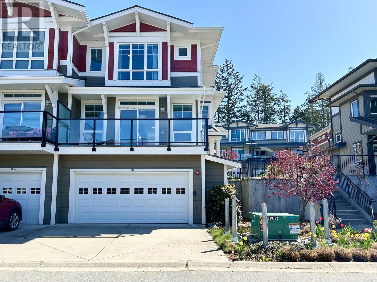 5954 BEACHGATE LANE, Sechelt, British Columbia