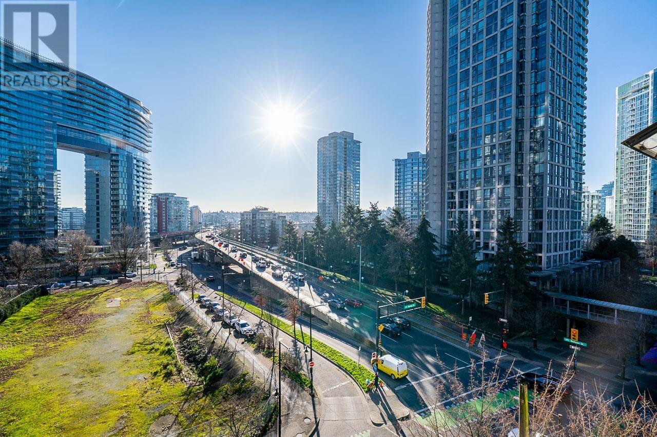 Listing Picture 17 of 30 : 704 989 BEATTY STREET, Vancouver / 溫哥華 - 魯藝地產 Yvonne Lu Group - MLS Medallion Club Member