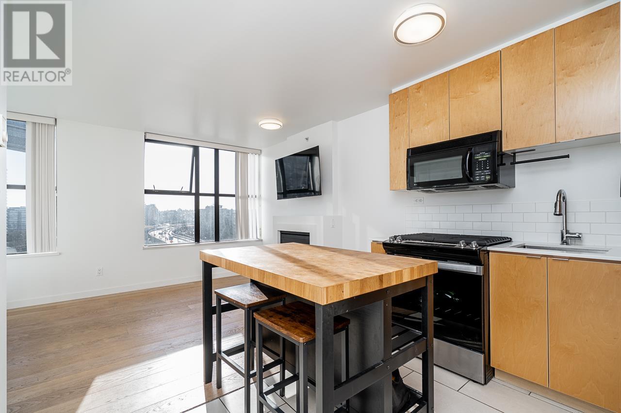 Listing Picture 3 of 30 : 704 989 BEATTY STREET, Vancouver / 溫哥華 - 魯藝地產 Yvonne Lu Group - MLS Medallion Club Member