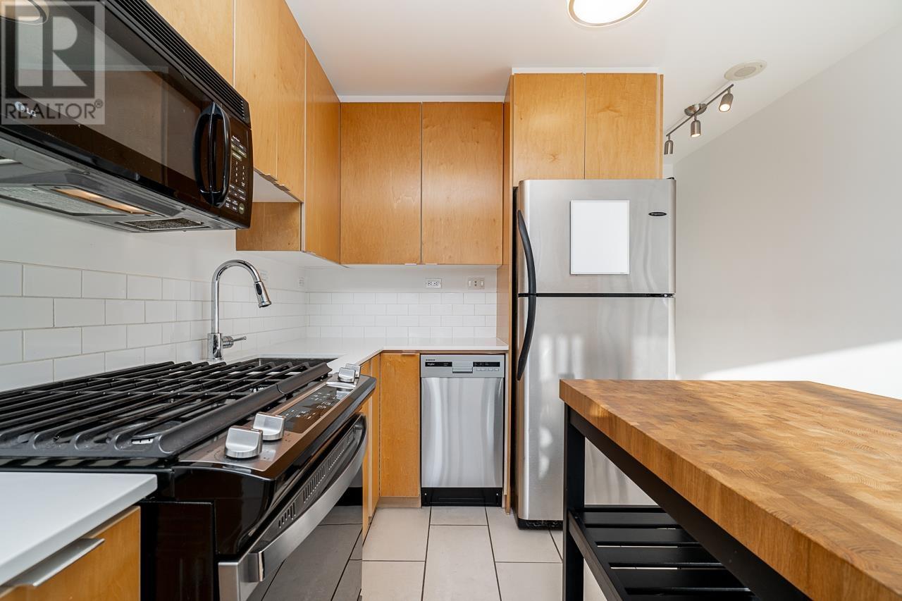 Listing Picture 5 of 30 : 704 989 BEATTY STREET, Vancouver / 溫哥華 - 魯藝地產 Yvonne Lu Group - MLS Medallion Club Member