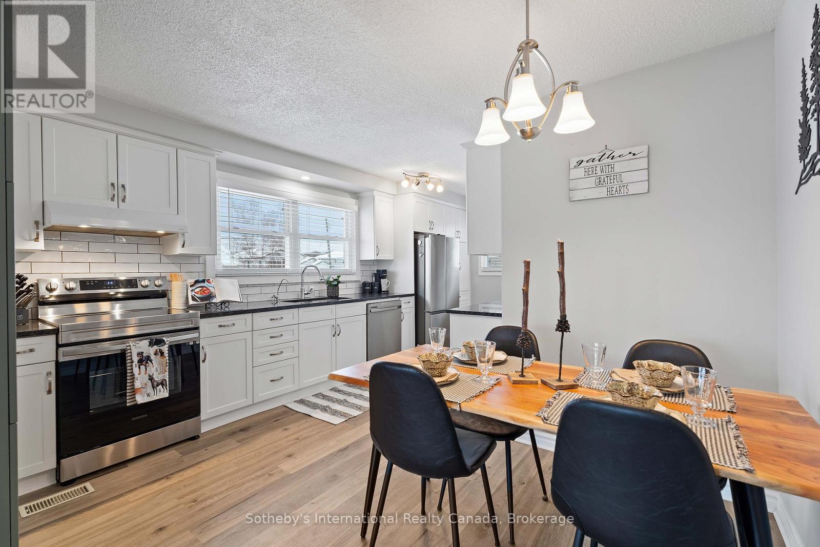 26 Cairns Crescent E, Huntsville, Ontario  P1H 1Y3 - Photo 8 - X11934854