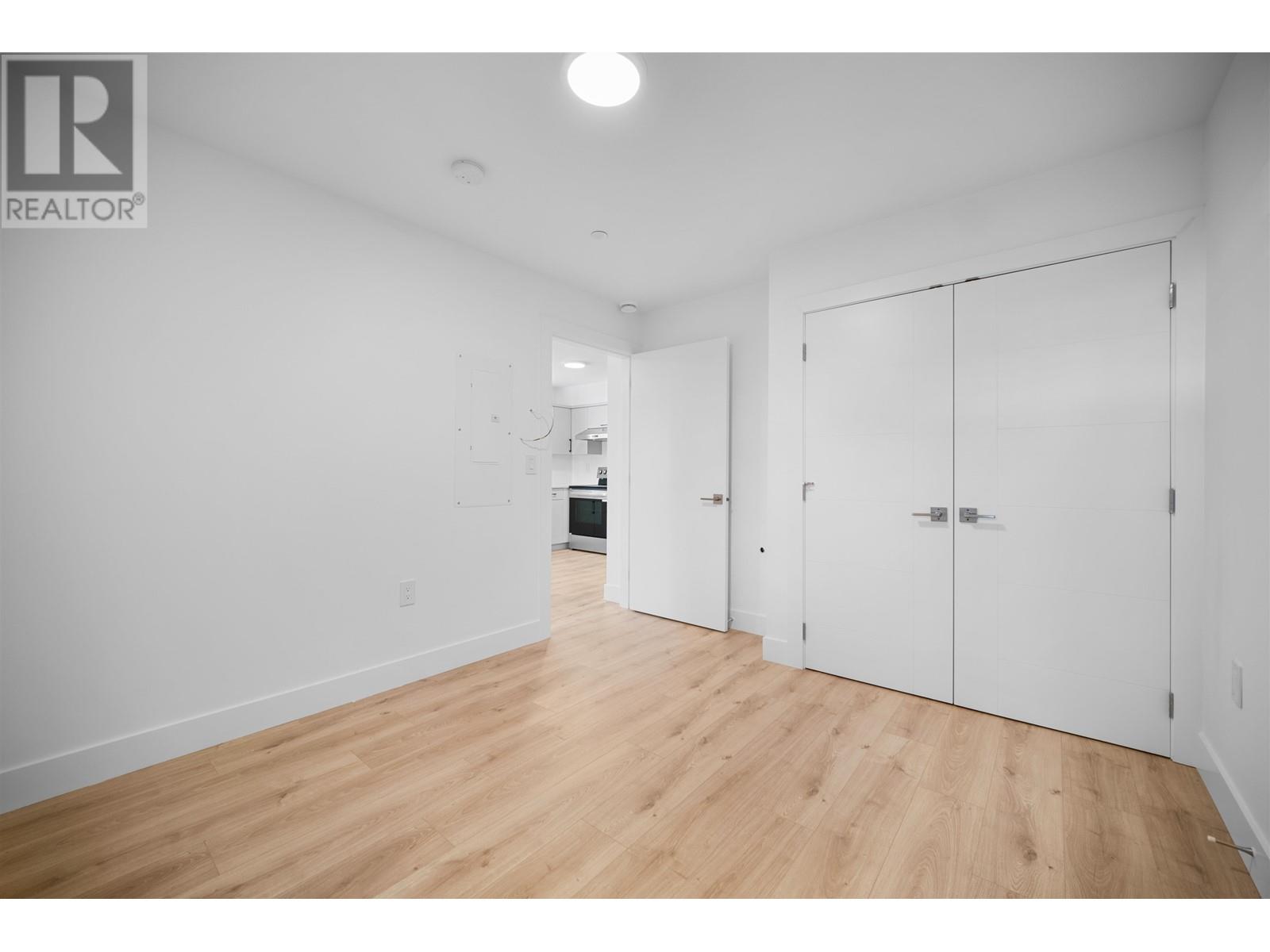 Listing Picture 26 of 27 : 1 3644 E 28TH AVENUE, Vancouver / 溫哥華 - 魯藝地產 Yvonne Lu Group - MLS Medallion Club Member