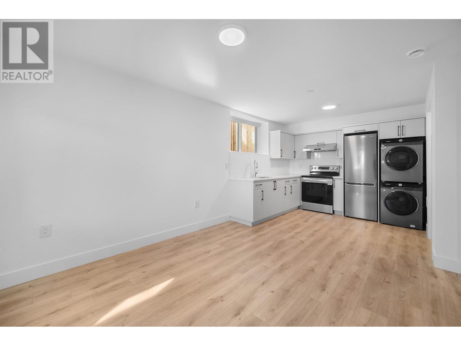 Listing Picture 20 of 27 : 1 3644 E 28TH AVENUE, Vancouver / 溫哥華 - 魯藝地產 Yvonne Lu Group - MLS Medallion Club Member