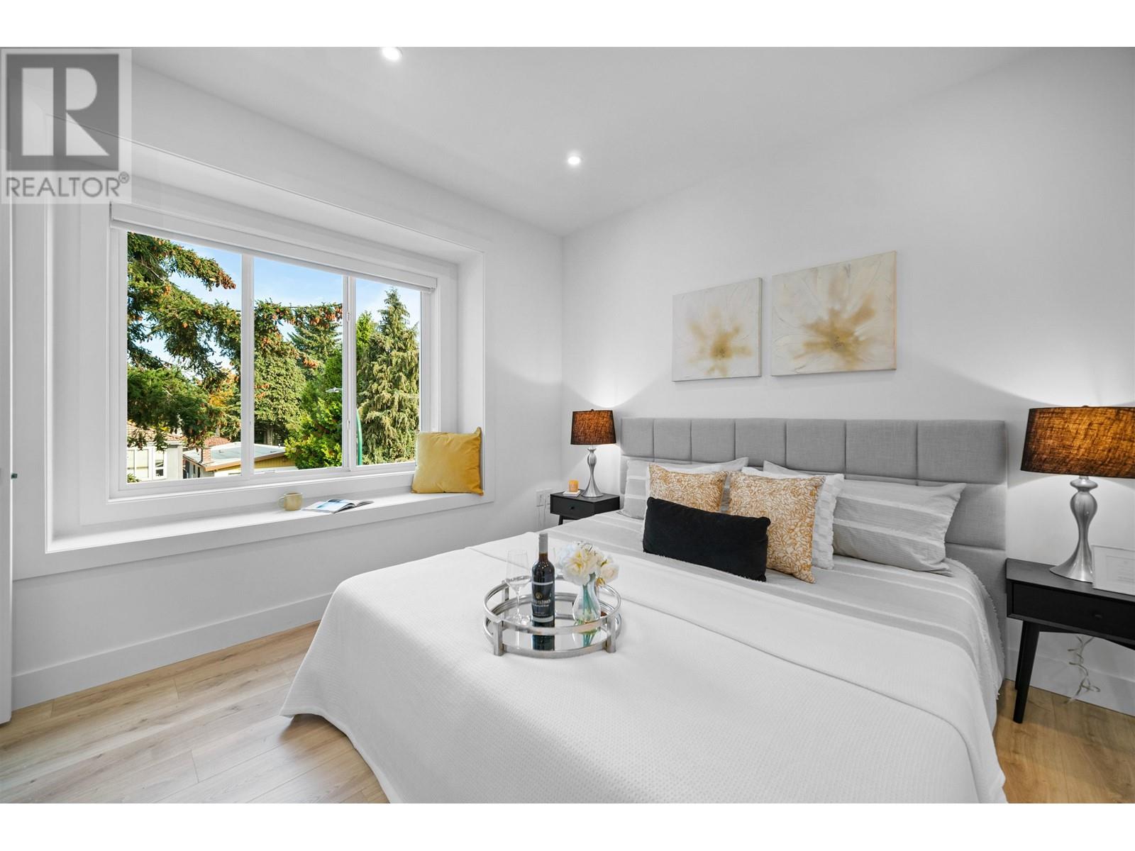 Listing Picture 15 of 27 : 1 3644 E 28TH AVENUE, Vancouver / 溫哥華 - 魯藝地產 Yvonne Lu Group - MLS Medallion Club Member