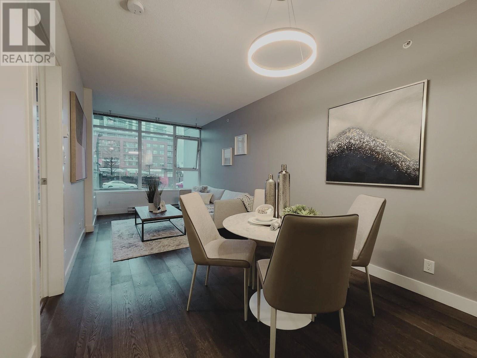 Listing Picture 2 of 21 : 372 250 E 6TH AVENUE, Vancouver / 溫哥華 - 魯藝地產 Yvonne Lu Group - MLS Medallion Club Member