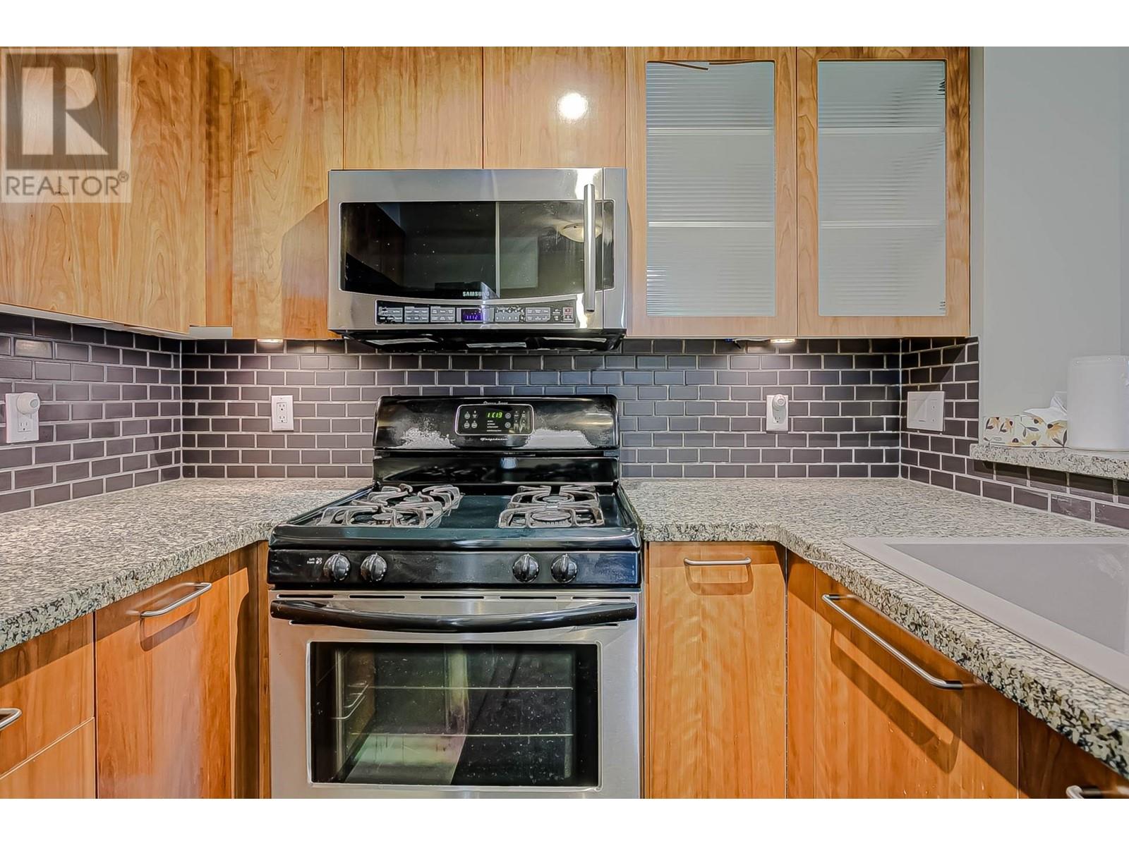 Listing Picture 12 of 26 : 122 8120 JONES ROAD, Richmond / 烈治文 - 魯藝地產 Yvonne Lu Group - MLS Medallion Club Member