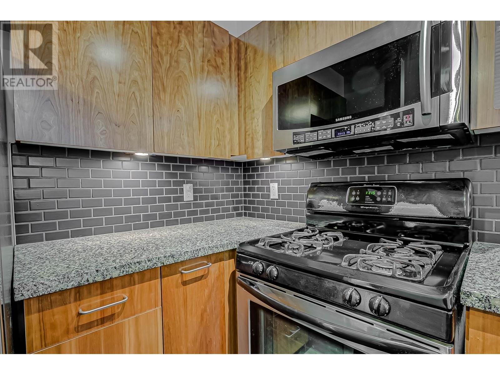 Listing Picture 14 of 26 : 122 8120 JONES ROAD, Richmond / 烈治文 - 魯藝地產 Yvonne Lu Group - MLS Medallion Club Member