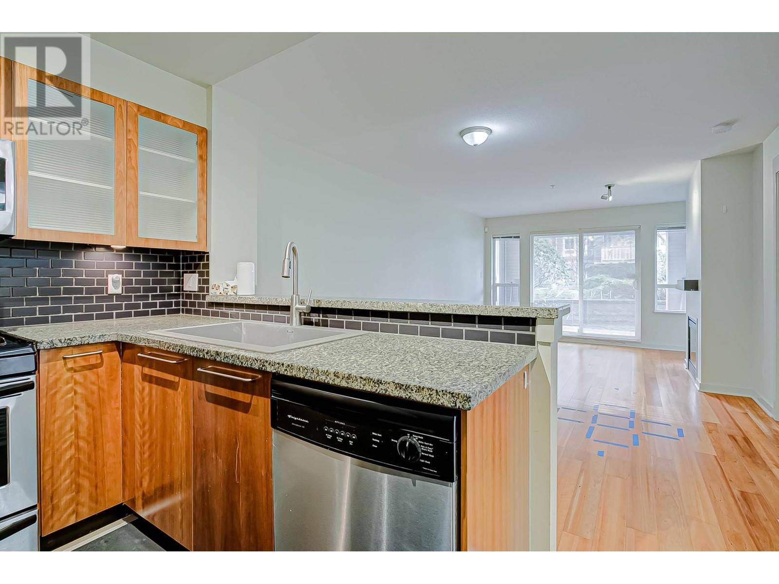 Listing Picture 13 of 26 : 122 8120 JONES ROAD, Richmond / 烈治文 - 魯藝地產 Yvonne Lu Group - MLS Medallion Club Member