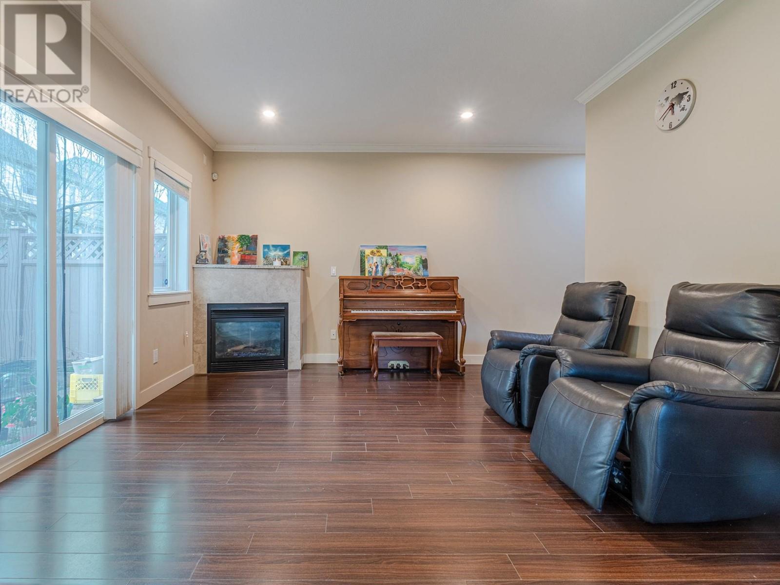 Listing Picture 3 of 15 : 15 5580 MONCTON STREET, Richmond / 烈治文 - 魯藝地產 Yvonne Lu Group - MLS Medallion Club Member