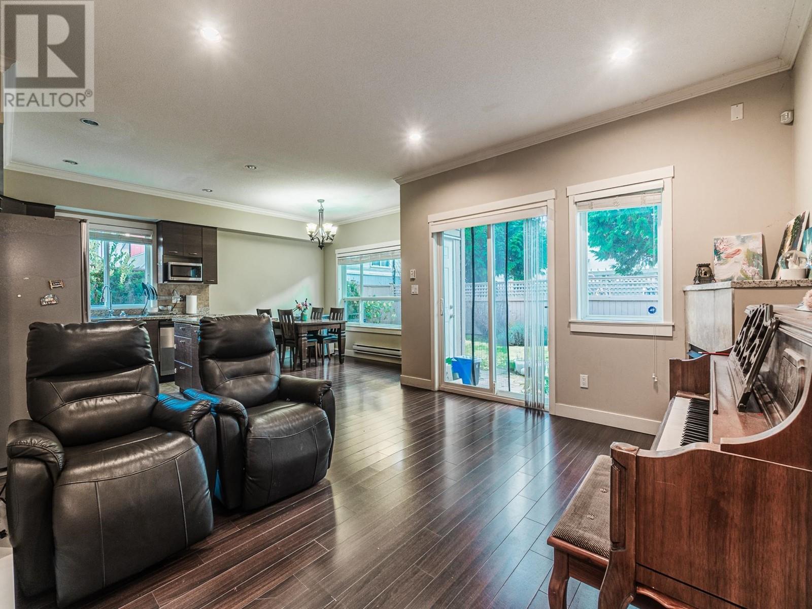 Listing Picture 2 of 15 : 15 5580 MONCTON STREET, Richmond / 烈治文 - 魯藝地產 Yvonne Lu Group - MLS Medallion Club Member