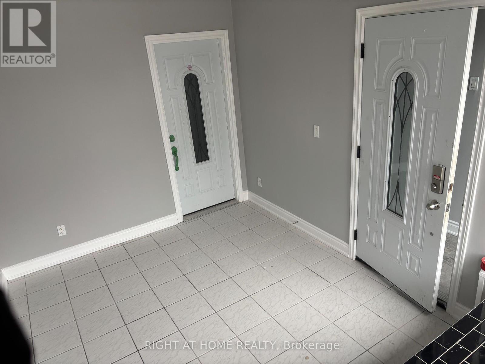 507 Oakwood Avenue, Toronto (Oakwood Village), Ontario  M6E 2W9 - Photo 2 - C11934881