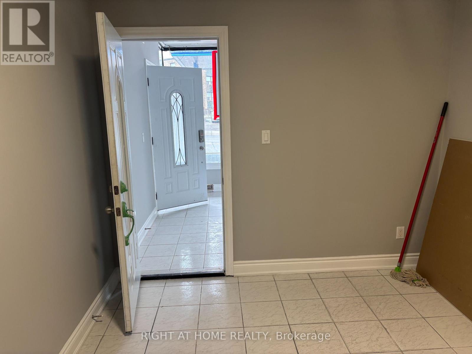 507 Oakwood Avenue, Toronto (Oakwood Village), Ontario  M6E 2W9 - Photo 3 - C11934881