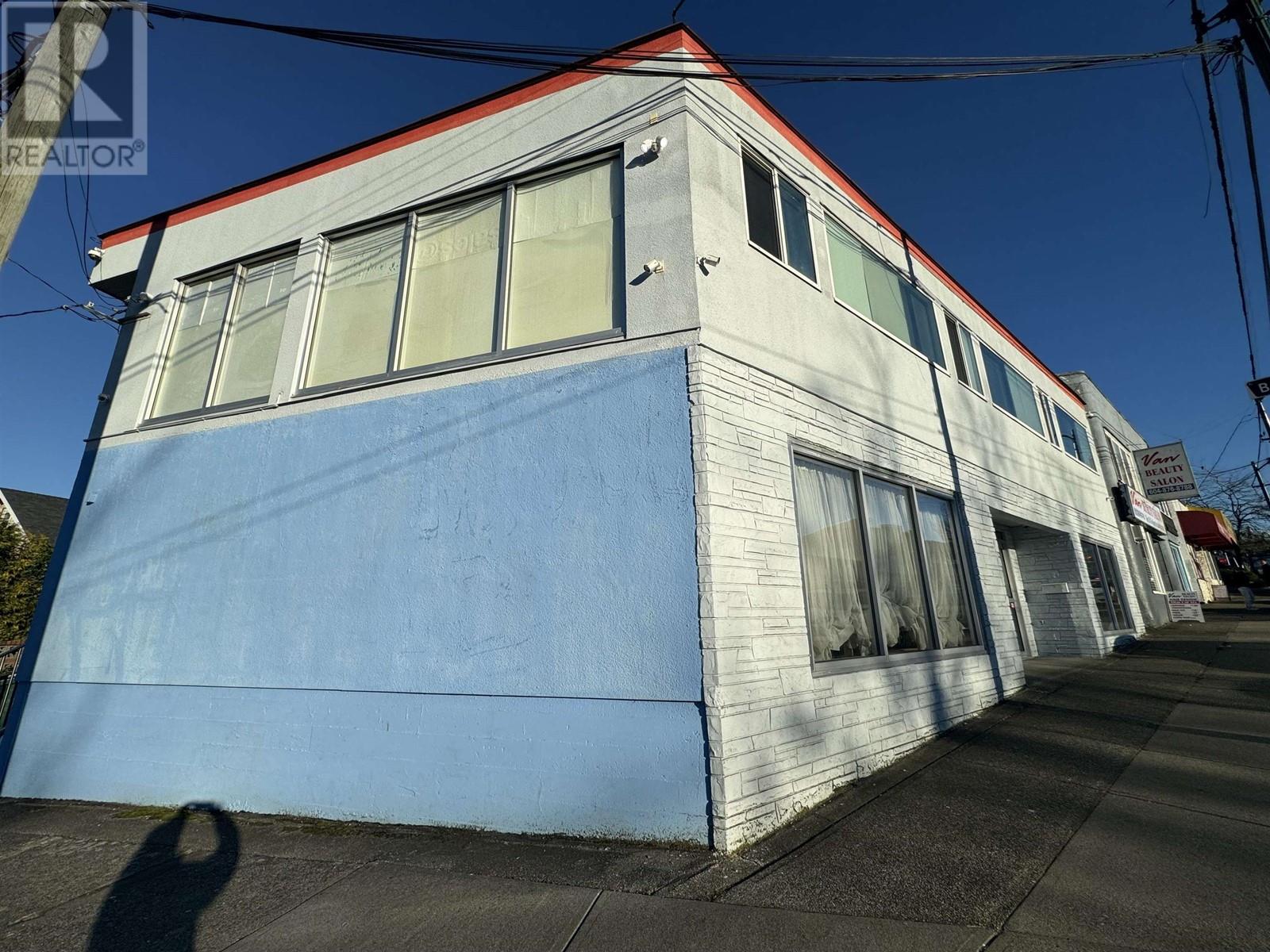 1921 Kingsway, Vancouver, British Columbia  V5N 2T1 - Photo 2 - C8065872