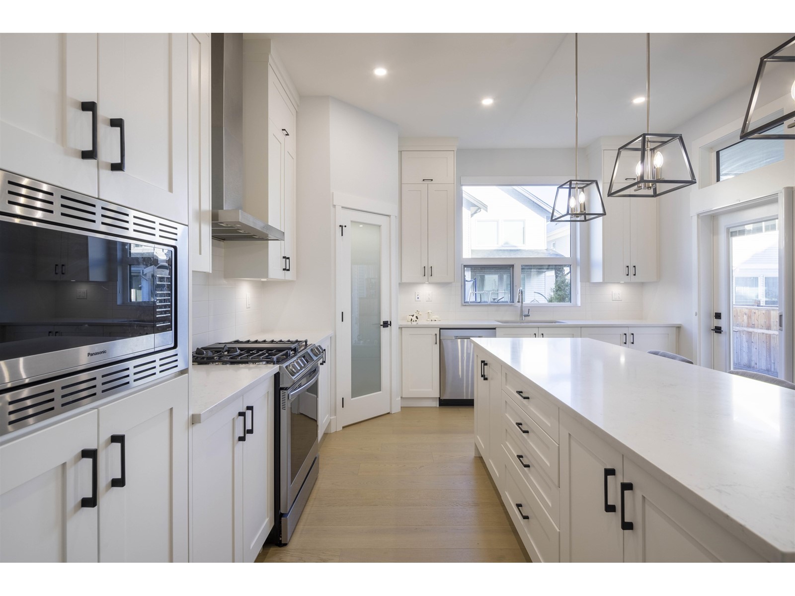Property at 20493 76A AVENUE image 4