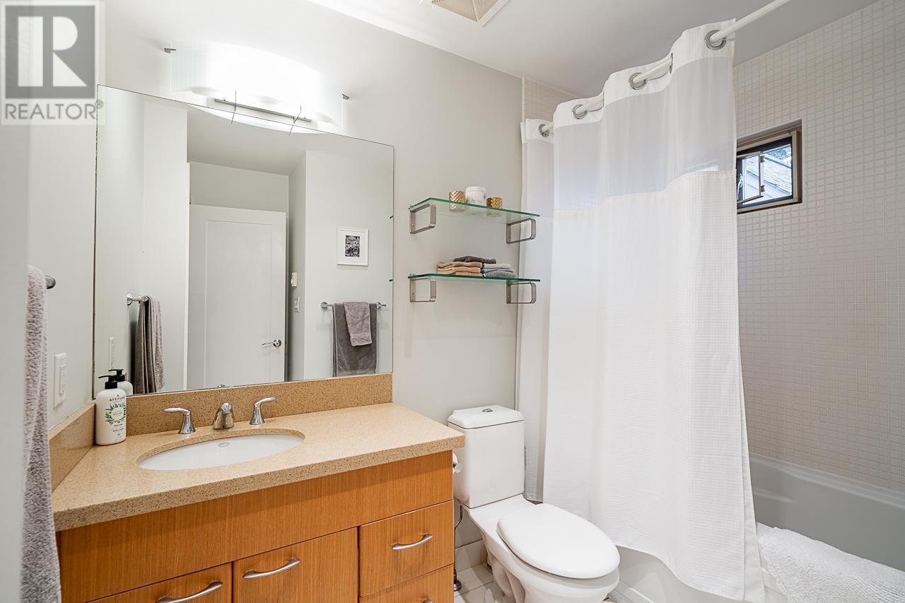 261 W 5th Street, North Vancouver, British Columbia  V7M 1J9 - Photo 27 - R2942107
