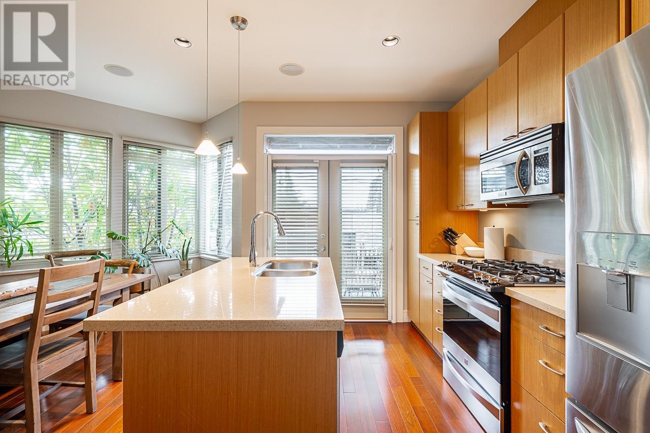 261 W 5th Street, North Vancouver, British Columbia  V7M 1J9 - Photo 12 - R2942107