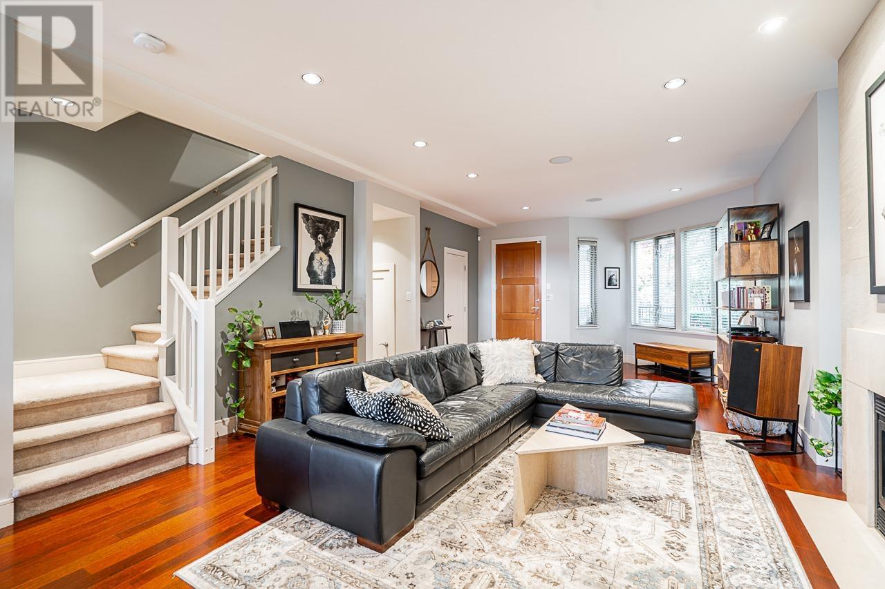 261 W 5th Street, North Vancouver, British Columbia  V7M 1J9 - Photo 8 - R2942107