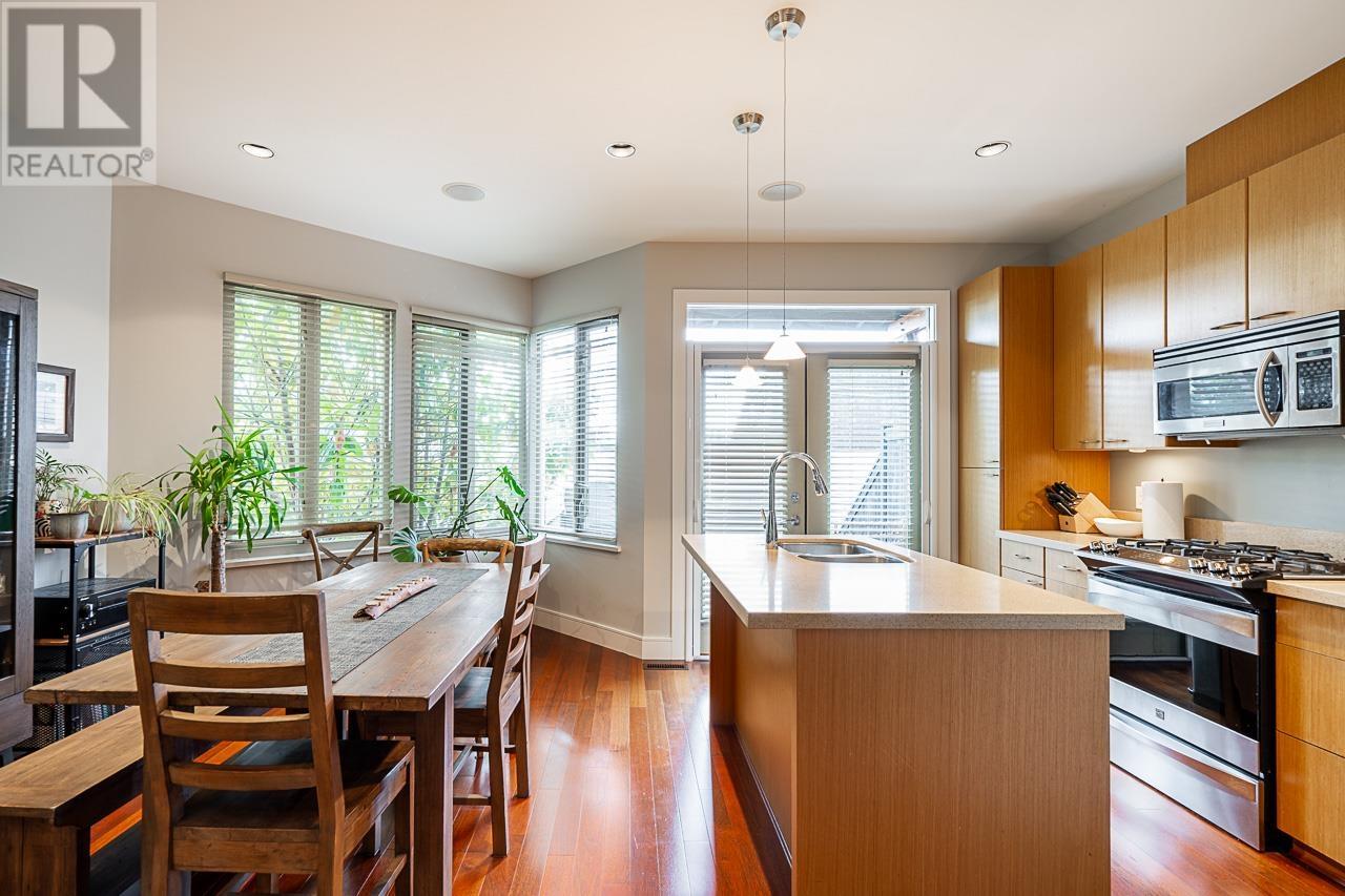 261 W 5th Street, North Vancouver, British Columbia  V7M 1J9 - Photo 10 - R2942107