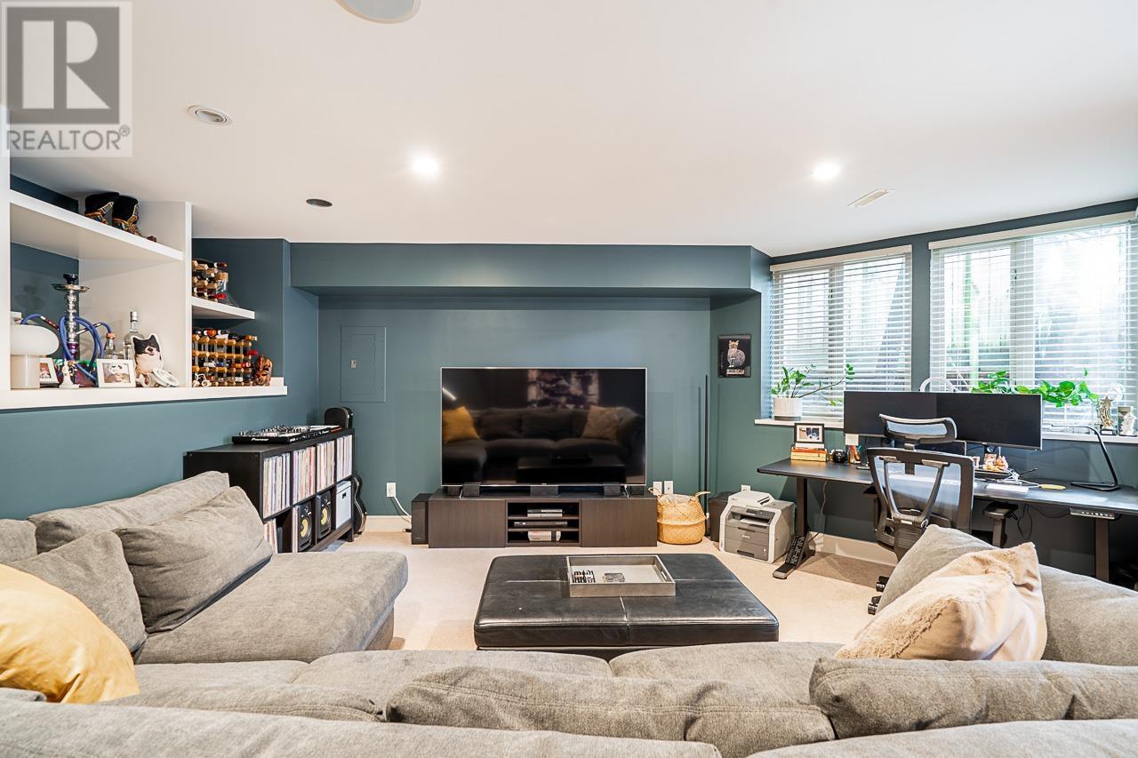 261 W 5th Street, North Vancouver, British Columbia  V7M 1J9 - Photo 29 - R2942107