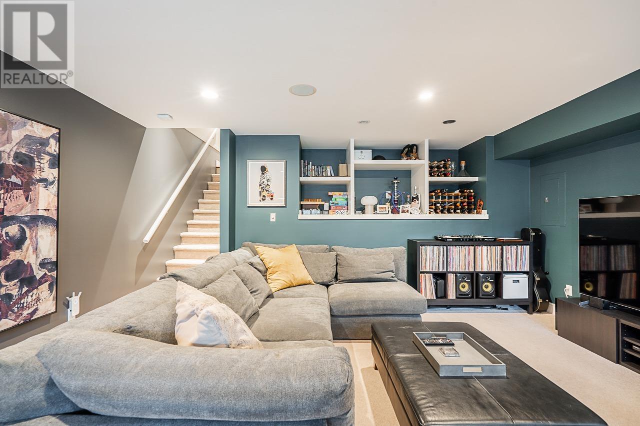 261 W 5th Street, North Vancouver, British Columbia  V7M 1J9 - Photo 30 - R2942107
