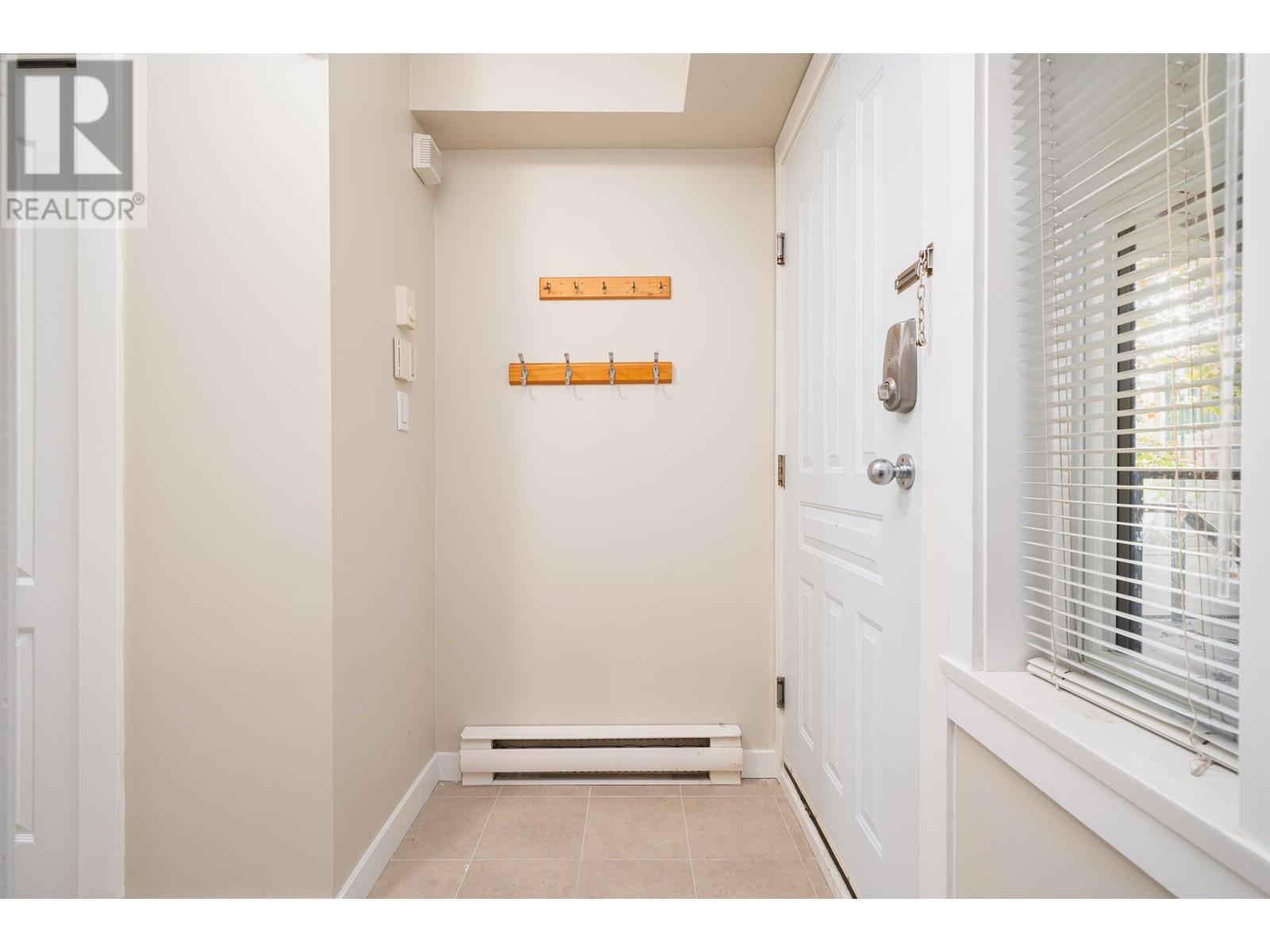 Listing Picture 12 of 19 : 104 3788 W 10TH AVENUE, Vancouver / 溫哥華 - 魯藝地產 Yvonne Lu Group - MLS Medallion Club Member